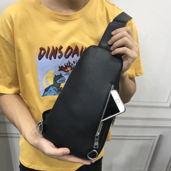 202209SS新作 Pradaプラダ メンズ ショルダーバックスーパーコピー