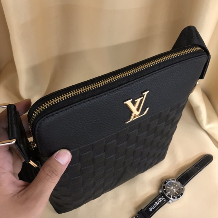 202209SS新作 Louis Vuitton ルイヴィトン メンズ ショルダーバッグスーパーコピー