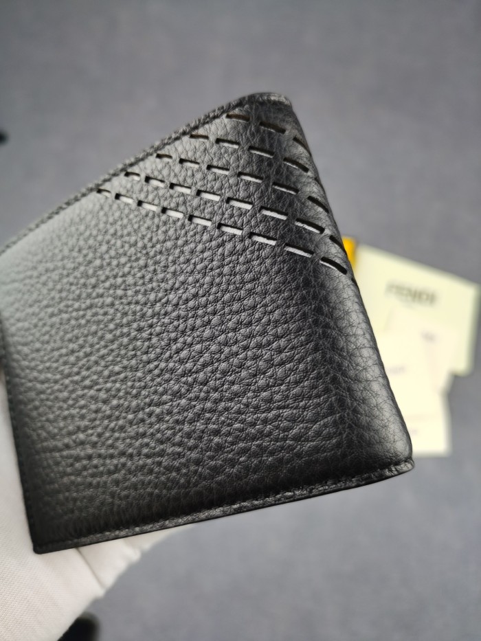 202209SS新作Fendi フェンディ 短財布スーパーコピー