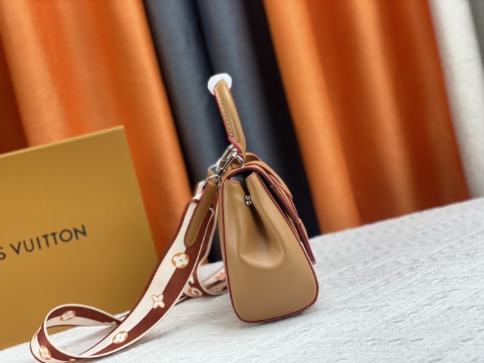 202209SS新作 Louis Vuitton ルイヴィトン レディースショルダーバックスーパーコピー