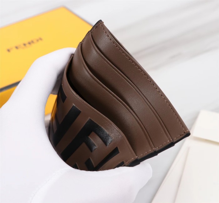 202209SS新作Fendi フェンディ 短財布スーパーコピー