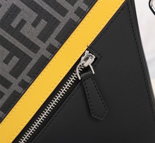 202209SS新作Fendi フェンディ メンズ ショルダーバックスーパーコピー