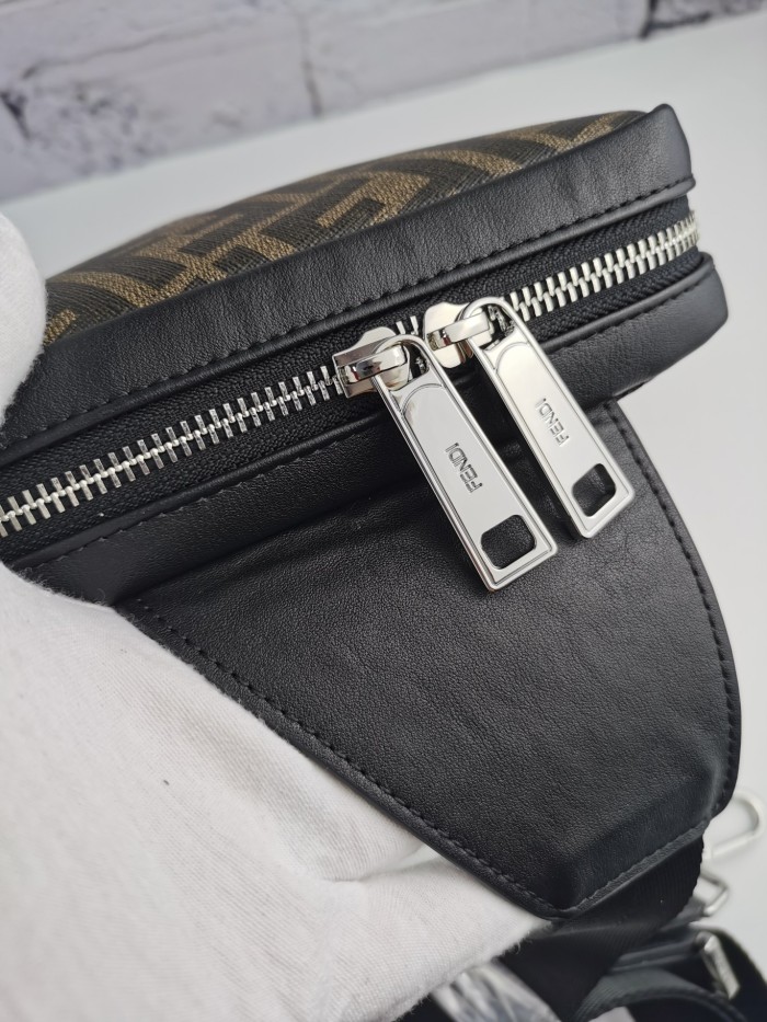 202209SS新作Fendi フェンディ メンズ ショルダーバックスーパーコピー