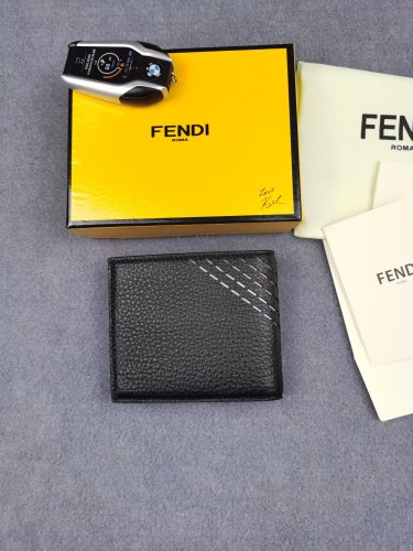 202209SS新作Fendi フェンディ 短財布スーパーコピー