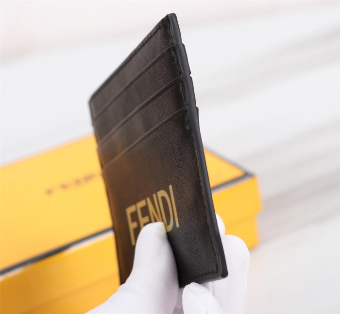 202209SS新作Fendi フェンディ 短財布スーパーコピー