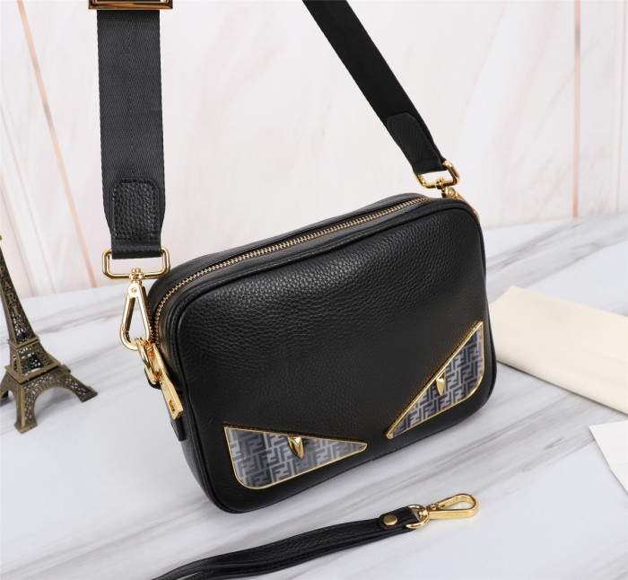 202209SS新作Fendi フェンディ メンズ ショルダーバックスーパーコピー