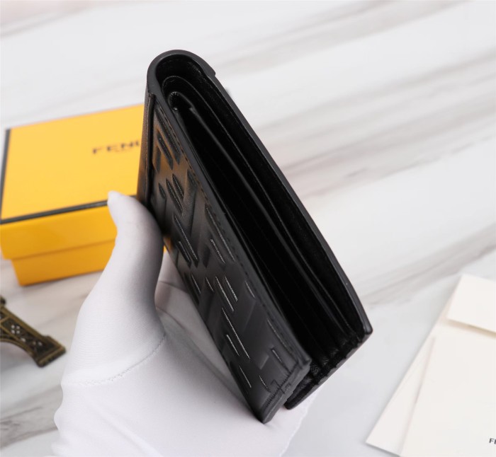 202209SS新作Fendi フェンディ 短財布スーパーコピー