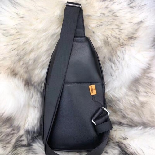 202209SS新作Fendi フェンディ メンズ ショルダーバックスーパーコピー