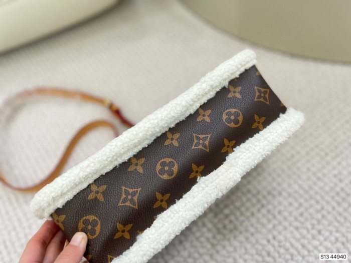 202209SS新作 Louis Vuitton ルイヴィトン レディースショルダーバックスーパーコピー