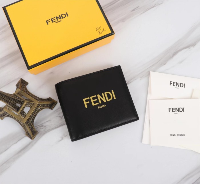 202209SS新作Fendi フェンディ 短財布スーパーコピー