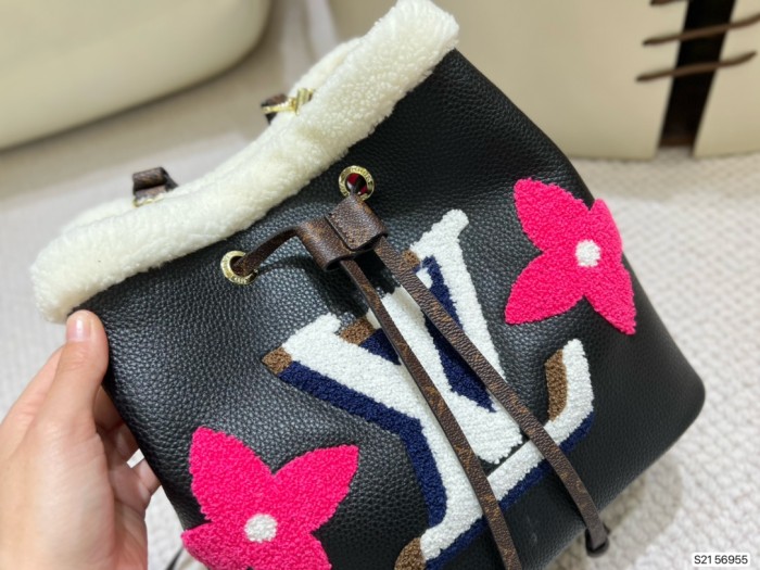 202209SS新作 Louis Vuitton ルイヴィトン レディースショルダーバックスーパーコピー