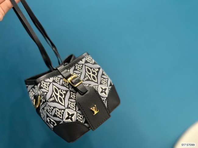 202209SS新作 Louis Vuitton ルイヴィトン レディースショルダーバックスーパーコピー