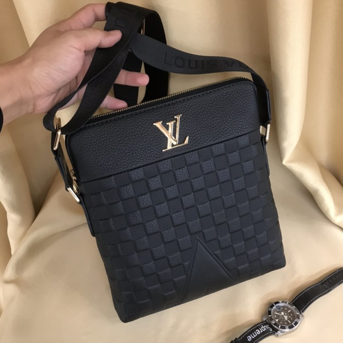 202209SS新作 Louis Vuitton ルイヴィトン メンズ ショルダーバッグスーパーコピー