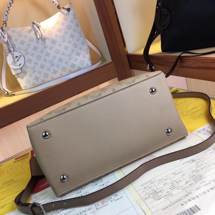 202209SS新作 Louis Vuitton ルイヴィトン レディースショルダーバックスーパーコピー