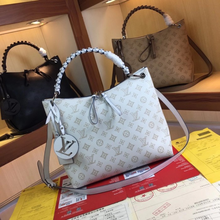 202209SS新作 Louis Vuitton ルイヴィトン レディースショルダーバックスーパーコピー