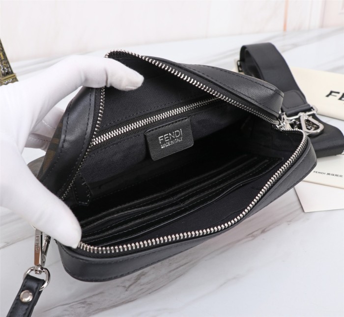 202209SS新作Fendi フェンディ メンズ ショルダーバックスーパーコピー