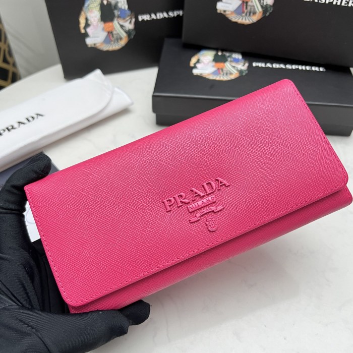 202210SS新作Prada プラダ長財布スーパーコピー