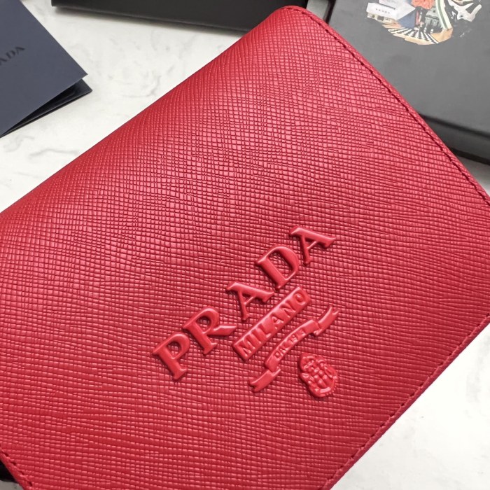 202210SS新作Prada プラダ 短財布スーパーコピー