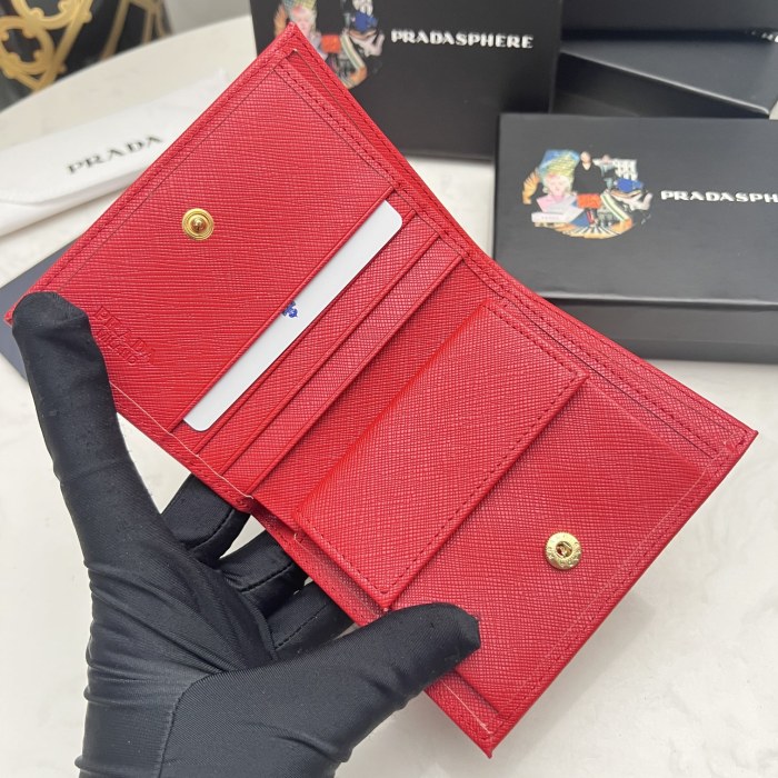 202210SS新作Prada プラダ 短財布スーパーコピー