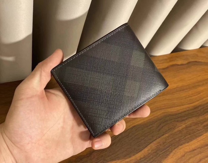 202210SS新作Burberry バーバリー 短財布スーパーコピー
