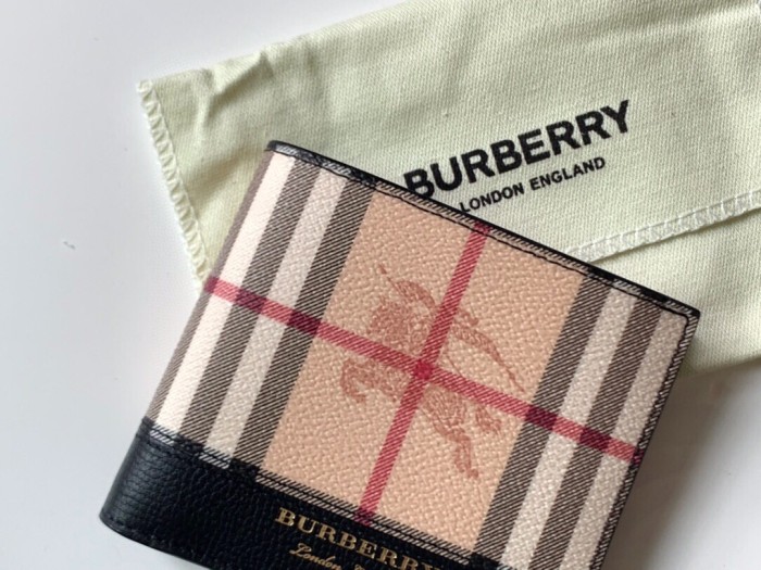202210SS新作Burberry バーバリー 短財布スーパーコピー