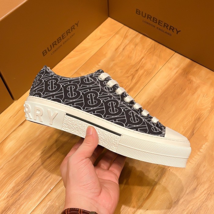 202210最新Burberryスニーカーメンズ バーバリー シューズ靴 スーパーコピー