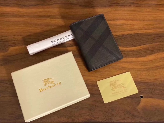 202210SS新作Burberry バーバリー 短財布スーパーコピー