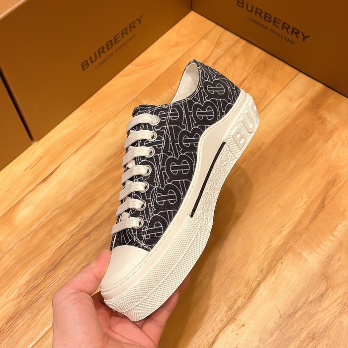 202210最新Burberryスニーカーメンズ バーバリー シューズ靴 スーパーコピー