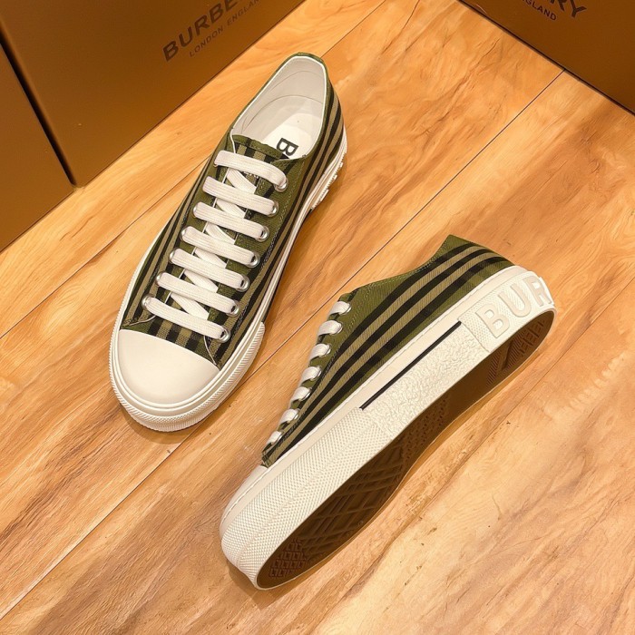 202210最新Burberryスニーカーメンズ バーバリー シューズ靴 スーパーコピー