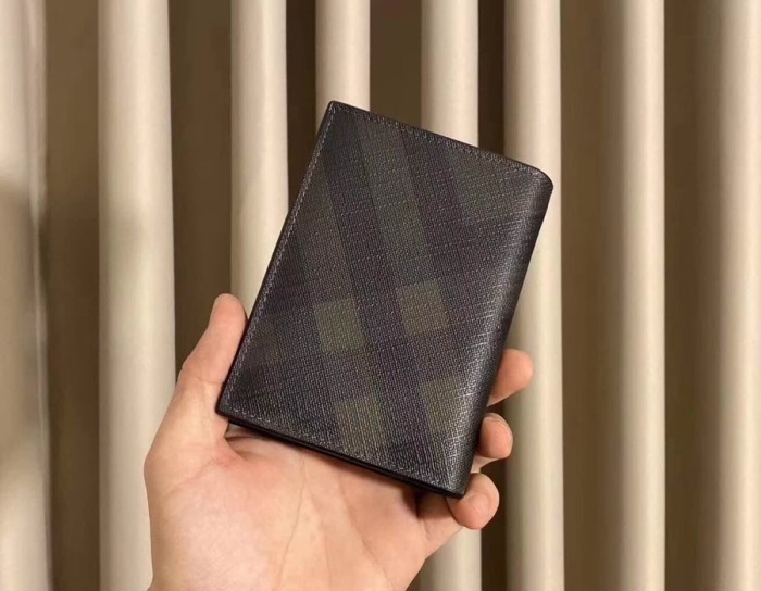 202210SS新作Burberry バーバリー 短財布スーパーコピー
