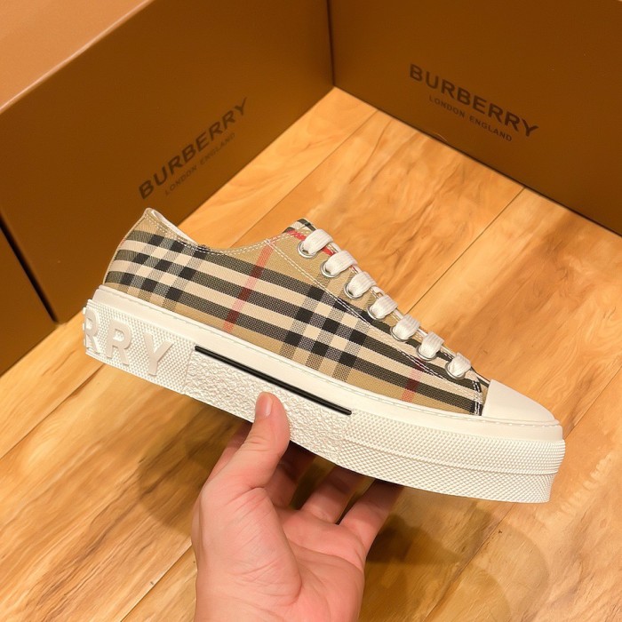 202210最新Burberryスニーカーメンズ バーバリー シューズ靴 スーパーコピー