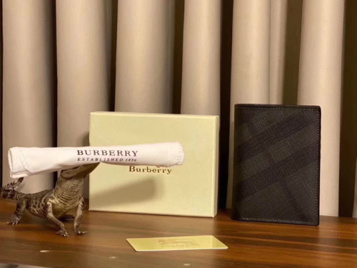 202210SS新作Burberry バーバリー 短財布スーパーコピー