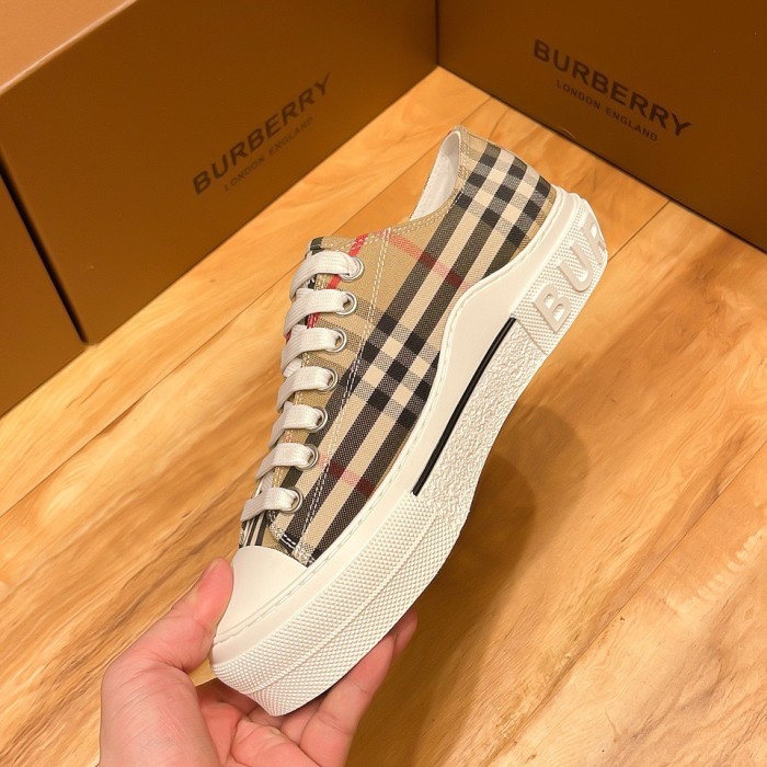 202210最新Burberryスニーカーメンズ バーバリー シューズ靴 スーパーコピー