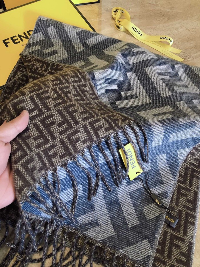 202211SS新作Fendi フェンディ レディースマフラースーパーコピー