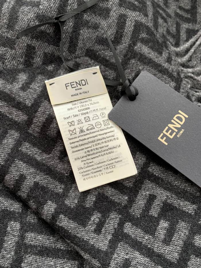 202211SS新作Fendi フェンディ レディースマフラースーパーコピー