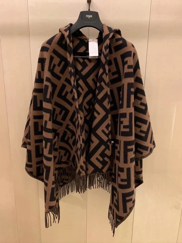 202211SS新作Fendi フェンディ レディースマフラースーパーコピー