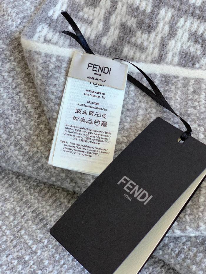 202211SS新作Fendi フェンディ レディースマフラースーパーコピー