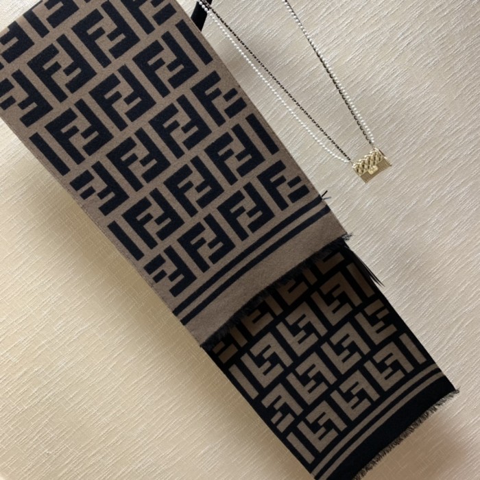 202211SS新作Fendi フェンディ レディースマフラースーパーコピー
