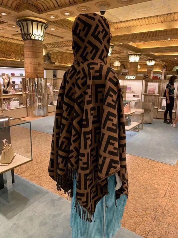 202211SS新作Fendi フェンディ レディースマフラースーパーコピー