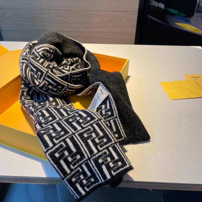 202211SS新作Fendi フェンディ レディースマフラースーパーコピー