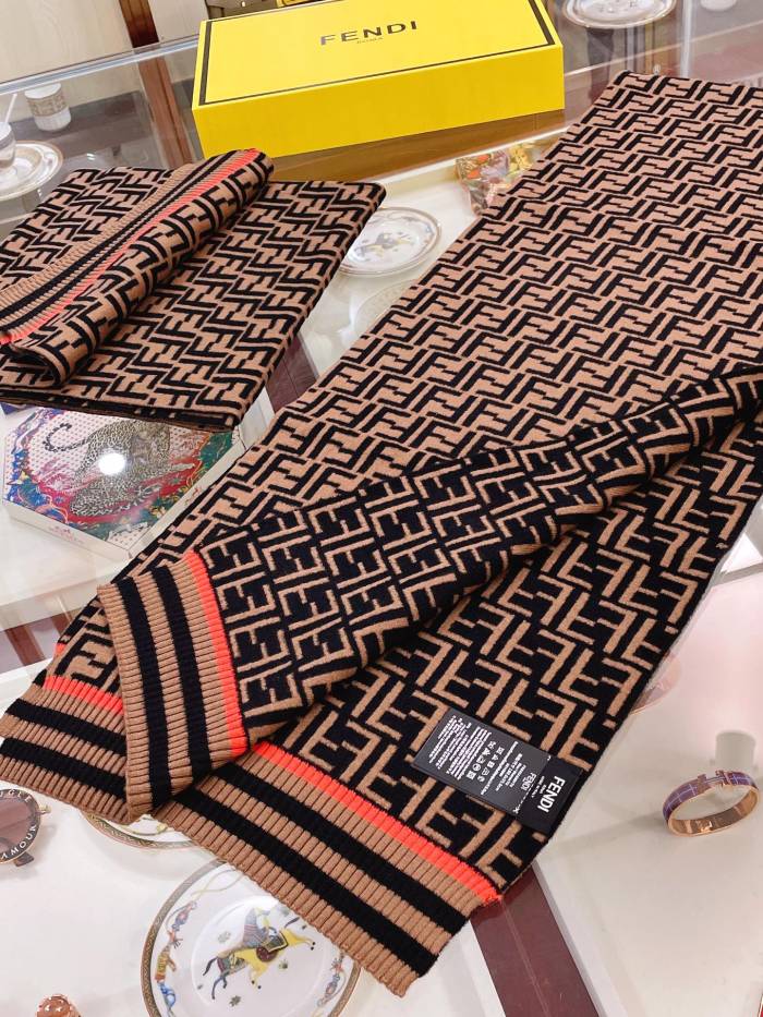 202211SS新作Fendi フェンディ レディースマフラースーパーコピー