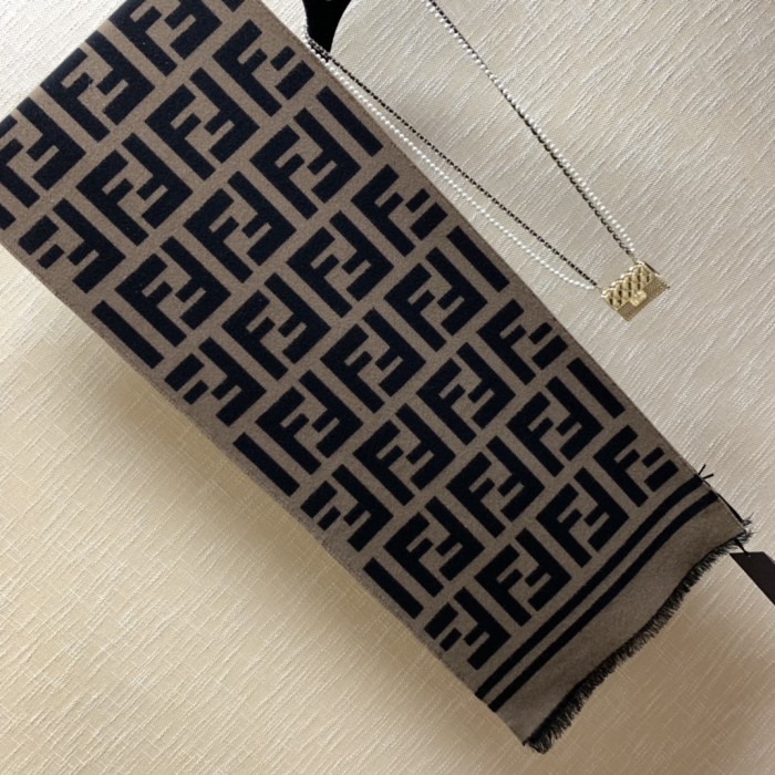202211SS新作Fendi フェンディ レディースマフラースーパーコピー