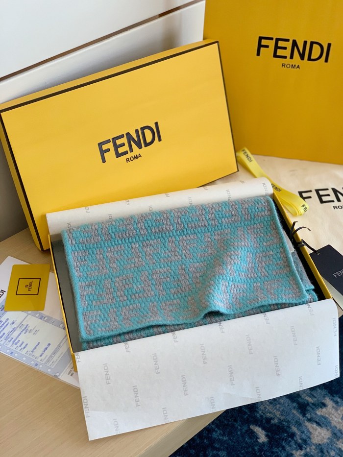 202211SS新作Fendi フェンディ レディースマフラースーパーコピー