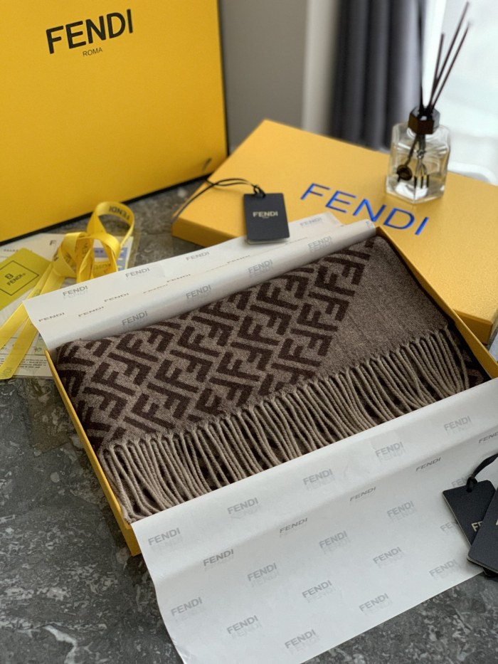 202211SS新作Fendi フェンディ レディースマフラースーパーコピー
