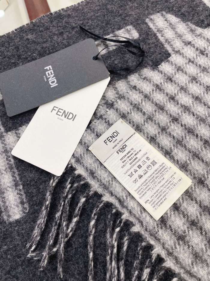 202211SS新作Fendi フェンディ レディースマフラースーパーコピー