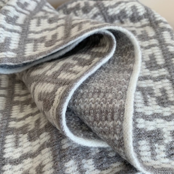 202211SS新作Fendi フェンディ レディースマフラースーパーコピー