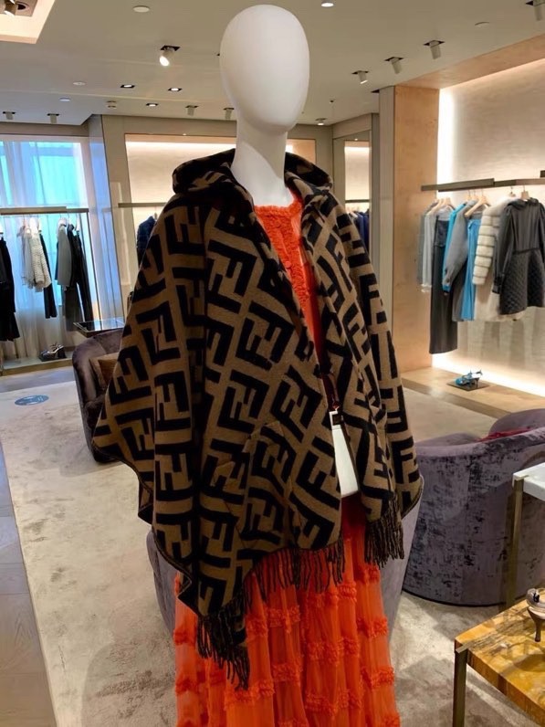 202211SS新作Fendi フェンディ レディースマフラースーパーコピー
