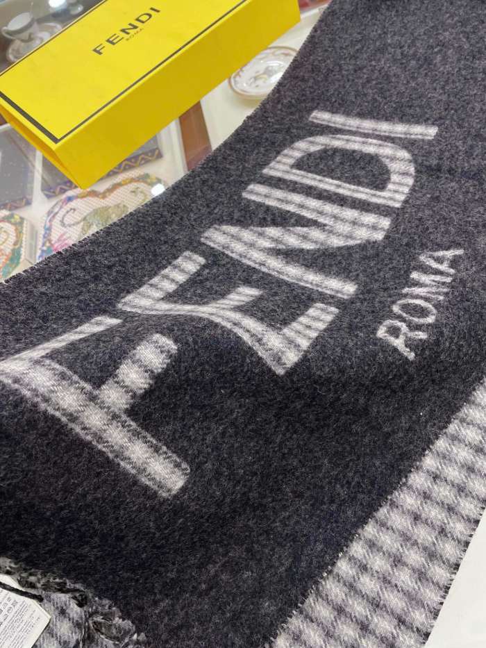 202211SS新作Fendi フェンディ レディースマフラースーパーコピー