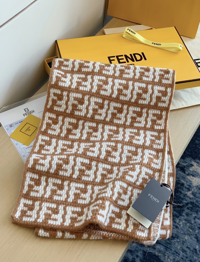 202211SS新作Fendi フェンディ レディースマフラースーパーコピー