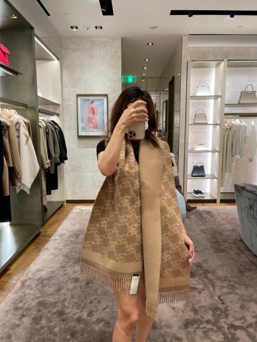 202211SS新作Fendi フェンディ レディースマフラースーパーコピー